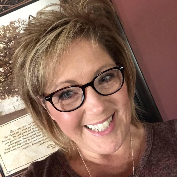 Meet your Posher, Ann - Picture 1 of 1